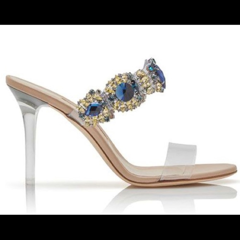 Rihanna x Manolo Blahnik So Stoned Collection Heel